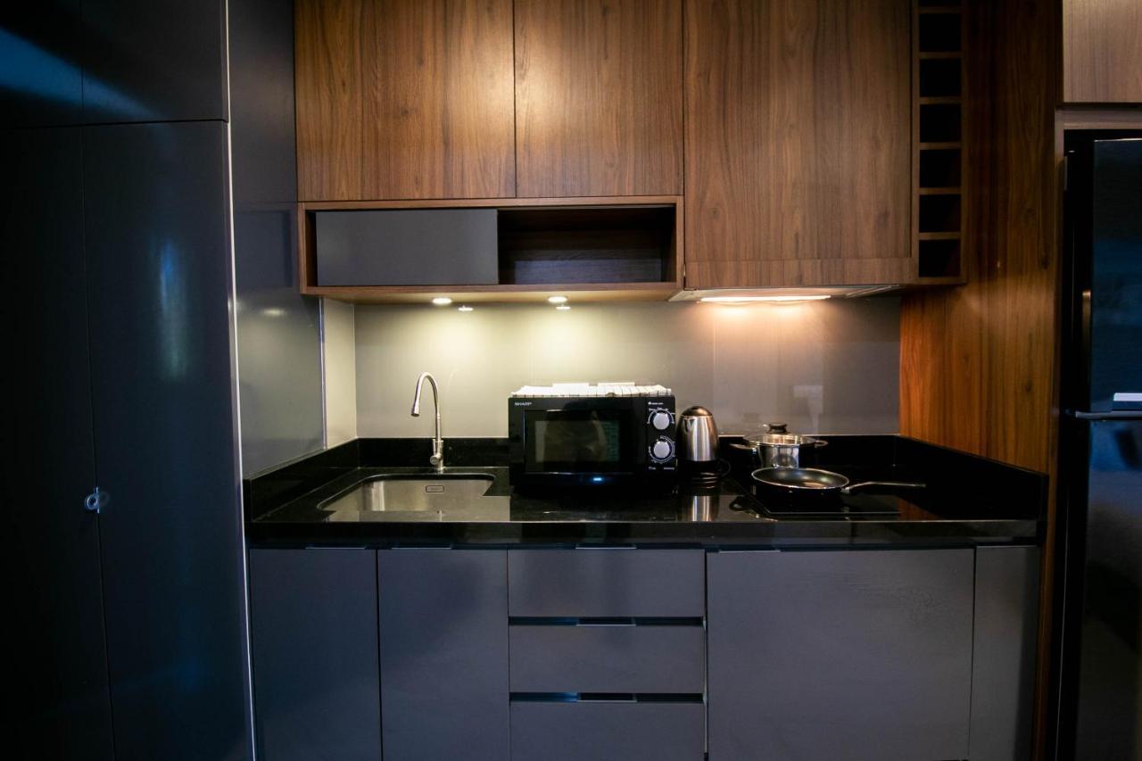 Escape Condominiums Beachfront Suites - Mae Phim Rayong Exterior foto