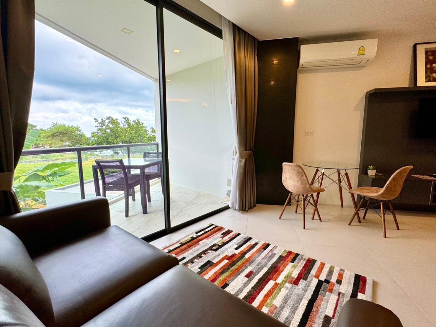 Escape Condominiums Beachfront Suites - Mae Phim Rayong Exterior foto
